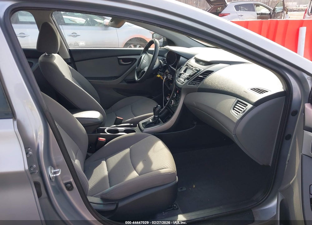 2016 HYUNDAI ELANTRA SE VIN: 5NPDH4AE2GH737595