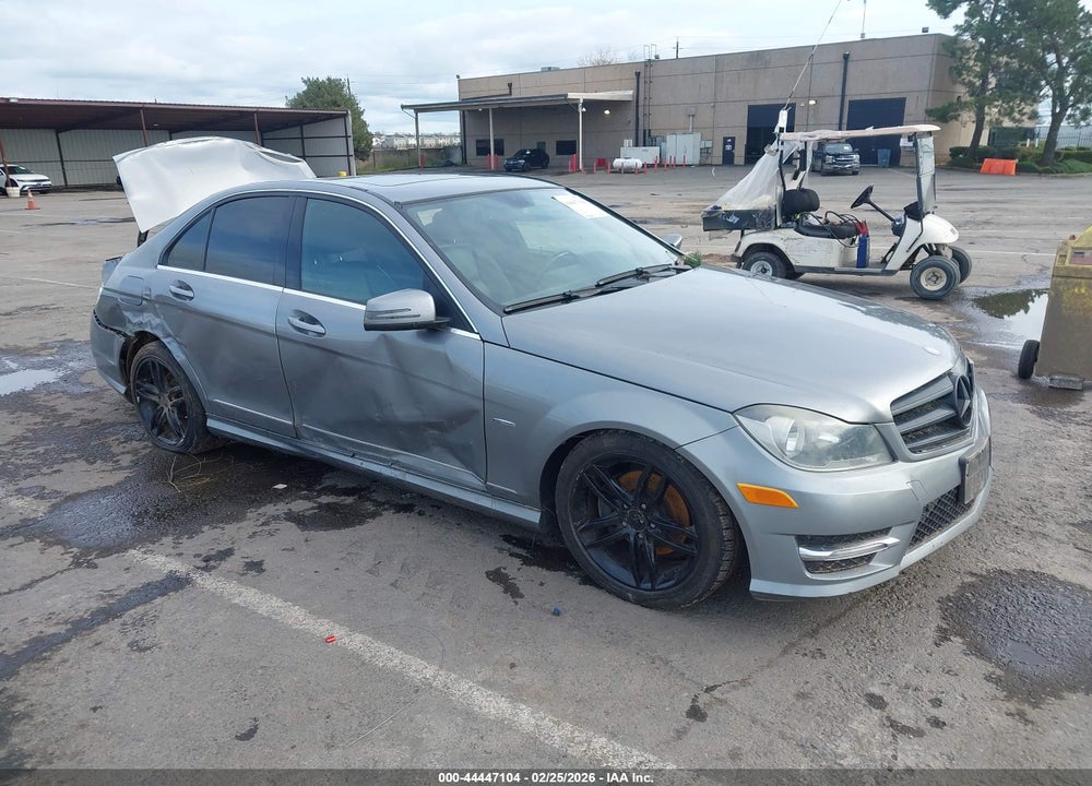 2012 MERCEDES-BENZ C 250 LUXURY/SPORT VIN: WDDGF4HB3CF852831
