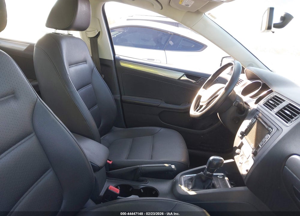 2015 VOLKSWAGEN JETTA 1.8T SE VIN: 3VWD07AJ4FM307840