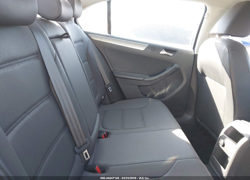 2015 VOLKSWAGEN JETTA 1.8T SE VIN: 3VWD07AJ4FM307840