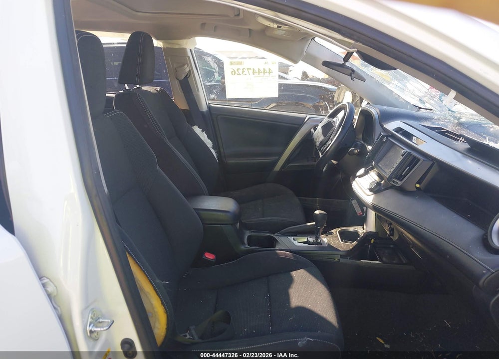 2018 TOYOTA RAV4 XLE VIN: JTMWFREV7JJ167694
