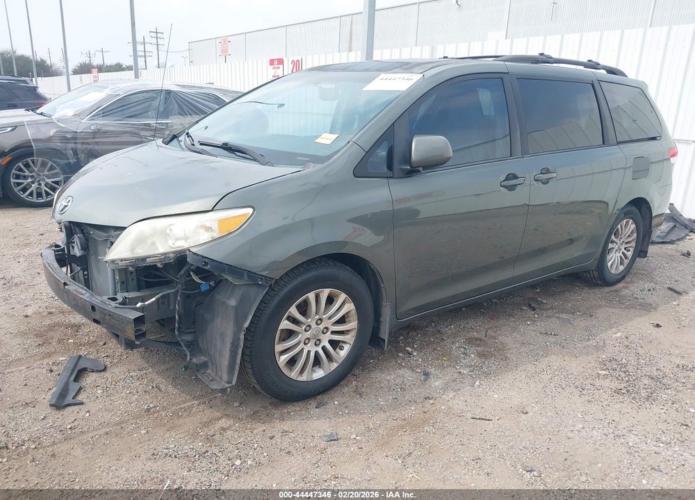 2013 TOYOTA SIENNA XLE V6 8 PASSENGER VIN: 5TDYK3DC9DS349986