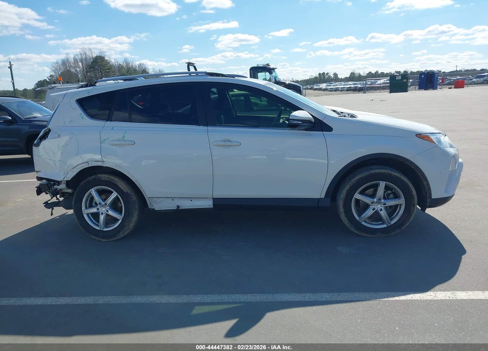 2018 TOYOTA RAV4 XLE VIN: JTMWFREVXJJ745531