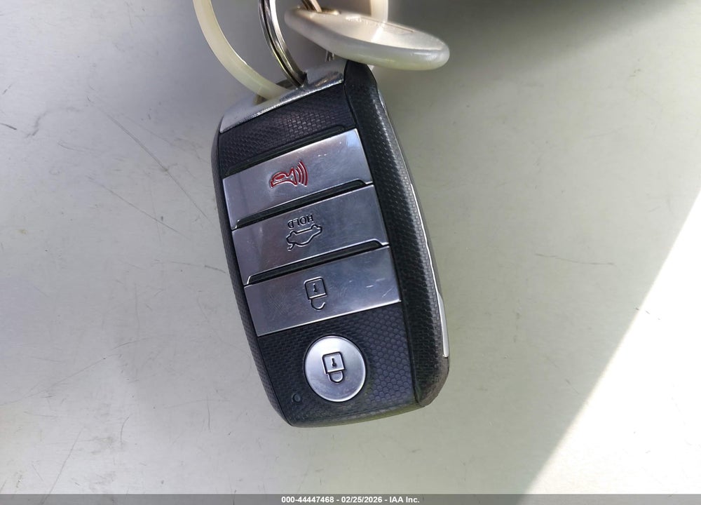2018 KIA OPTIMA HYBRID PREMIUM VIN: KNAGT4LE5J5023277