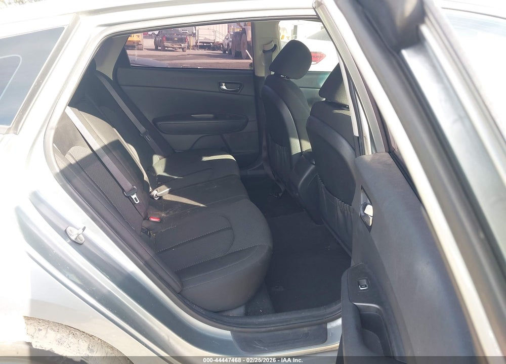 2018 KIA OPTIMA HYBRID PREMIUM VIN: KNAGT4LE5J5023277