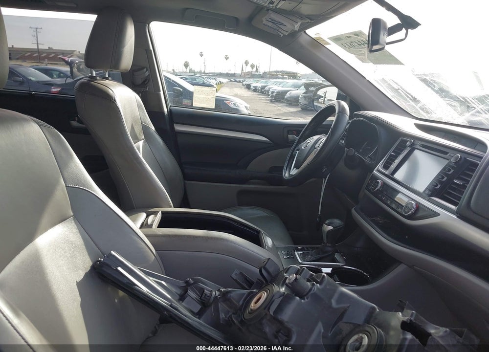 2015 TOYOTA HIGHLANDER XLE V6 VIN: 5TDKKRFHXFS105770