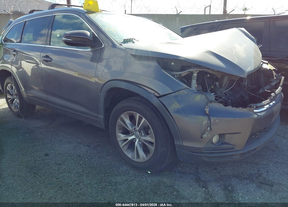 2015 TOYOTA HIGHLANDER XLE V6 VIN: 5TDKKRFHXFS105770