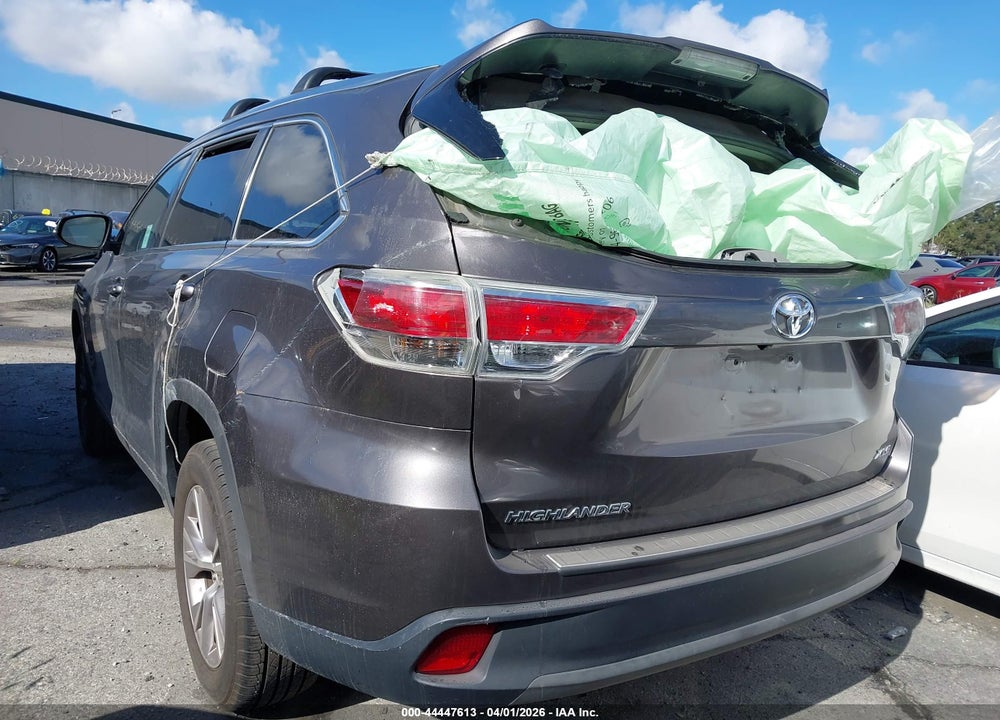 2015 TOYOTA HIGHLANDER XLE V6 VIN: 5TDKKRFHXFS105770