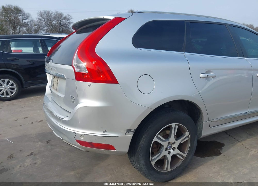 2015 VOLVO XC60 T6 PLATINUM VIN: YV4902RM4F2644488