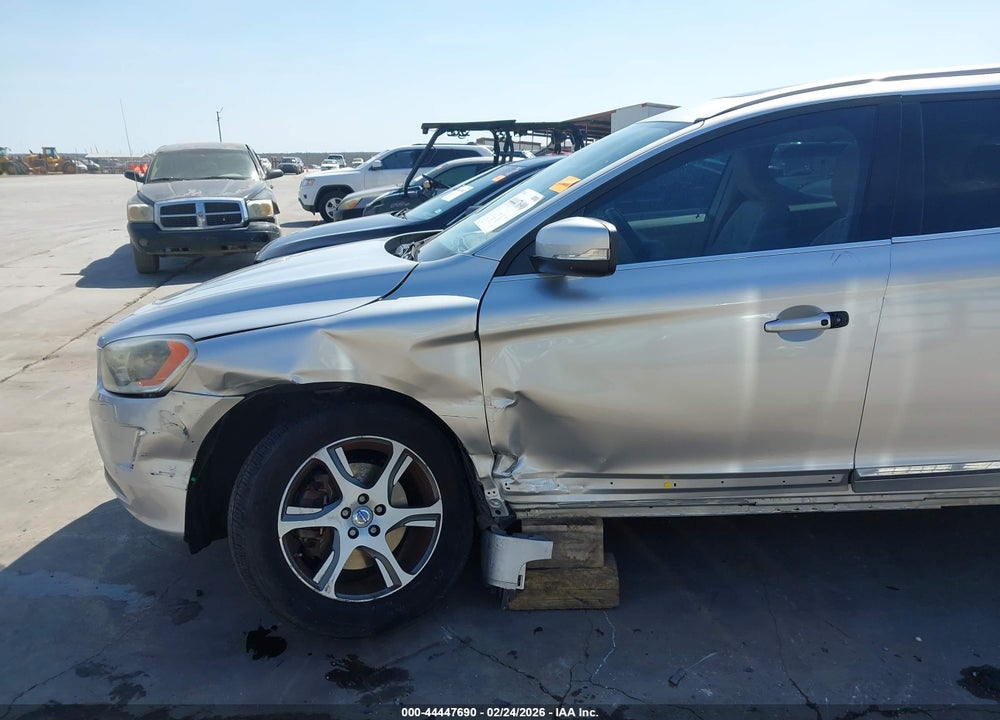 2015 VOLVO XC60 T6 PLATINUM VIN: YV4902RM4F2644488