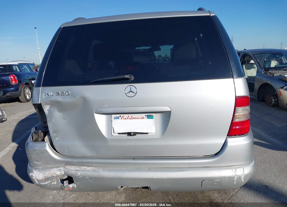 2000 MERCEDES-BENZ ML 320 VIN: 4JGAB54E9YA160557