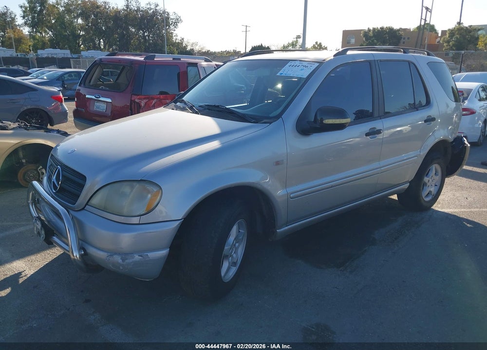 2000 MERCEDES-BENZ ML 320 VIN: 4JGAB54E9YA160557