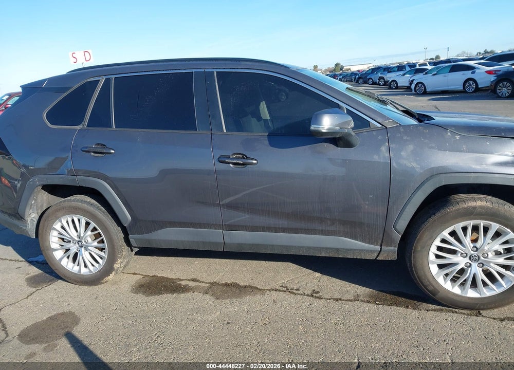 2022 TOYOTA RAV4 XLE VIN: 2T3W1RFV7NW212038
