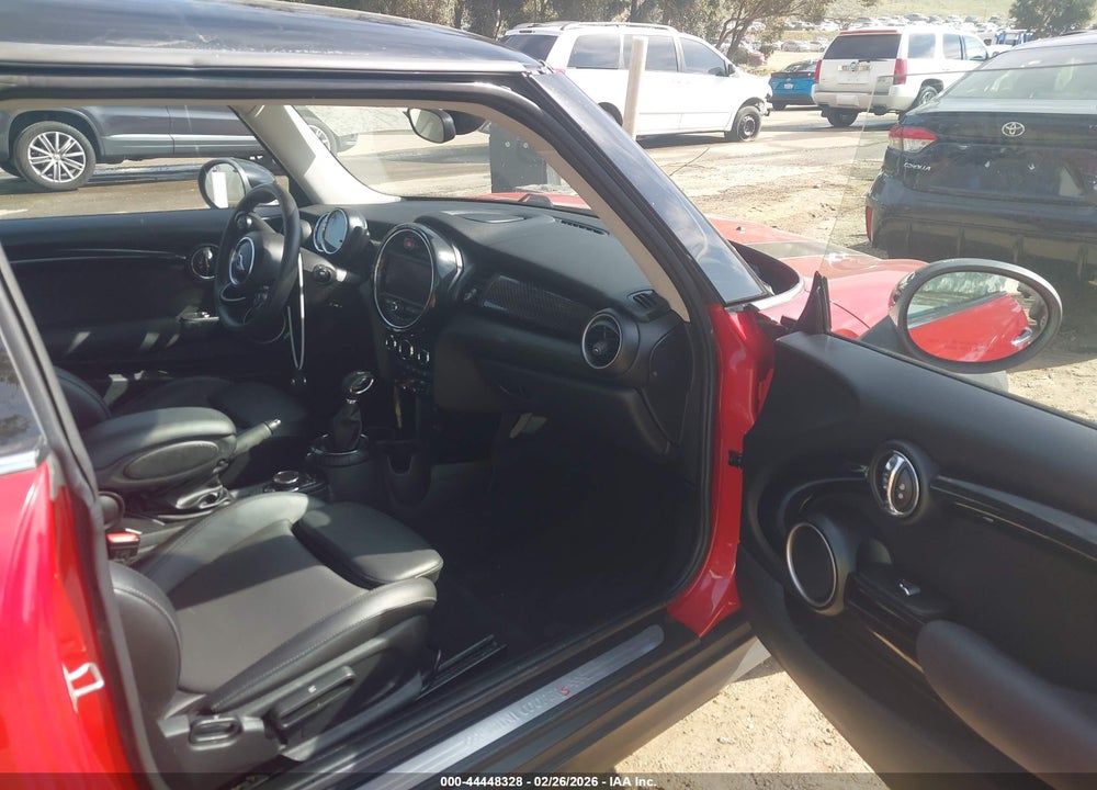 2015 MINI HARDTOP COOPER S VIN: WMWXP7C50F2A35788