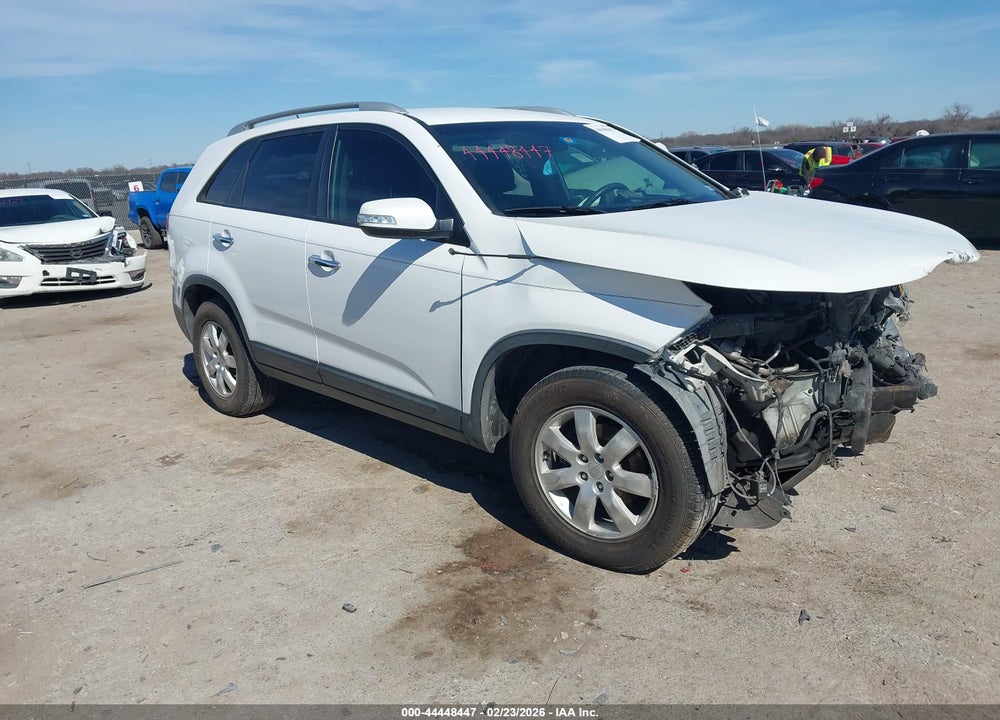 2011 KIA SORENTO LX VIN: 5XYKT4A11BG109563