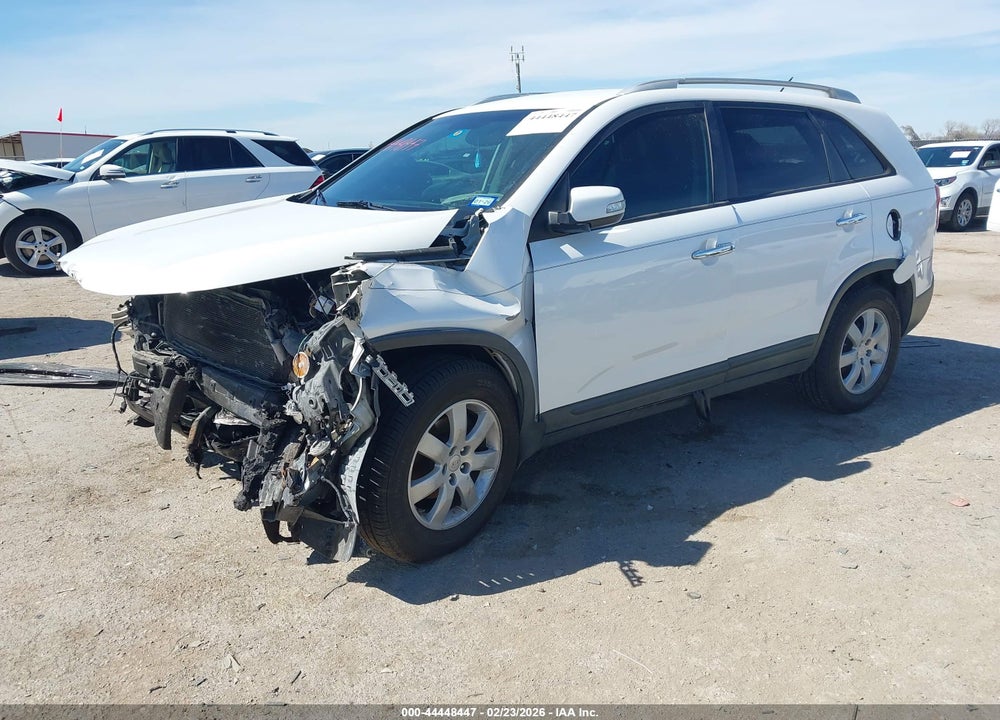 2011 KIA SORENTO LX VIN: 5XYKT4A11BG109563