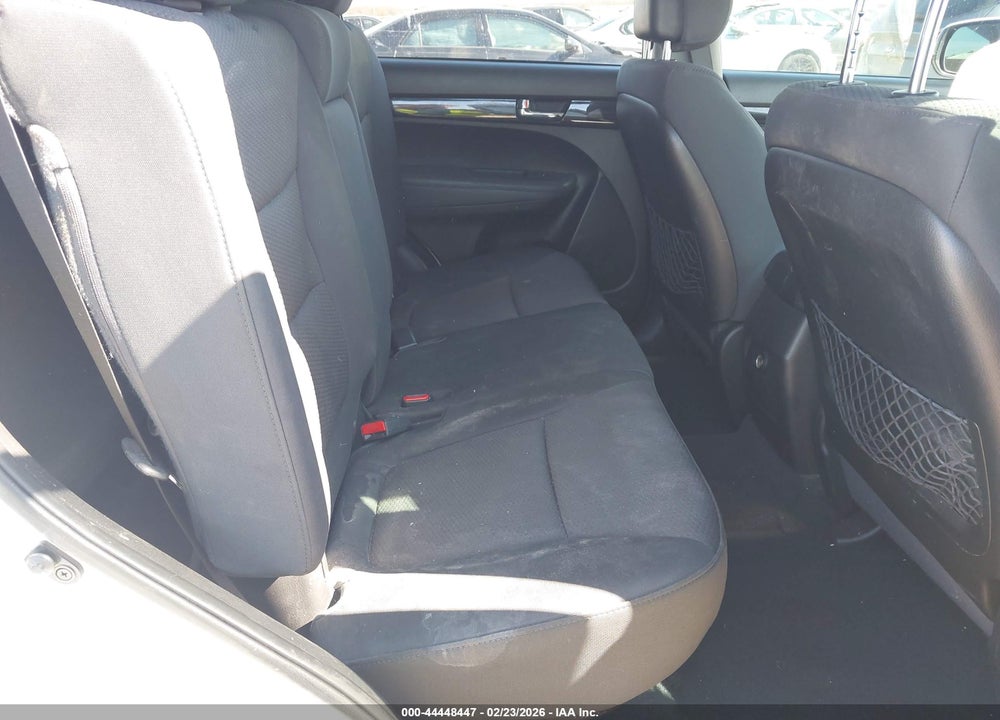 2011 KIA SORENTO LX VIN: 5XYKT4A11BG109563