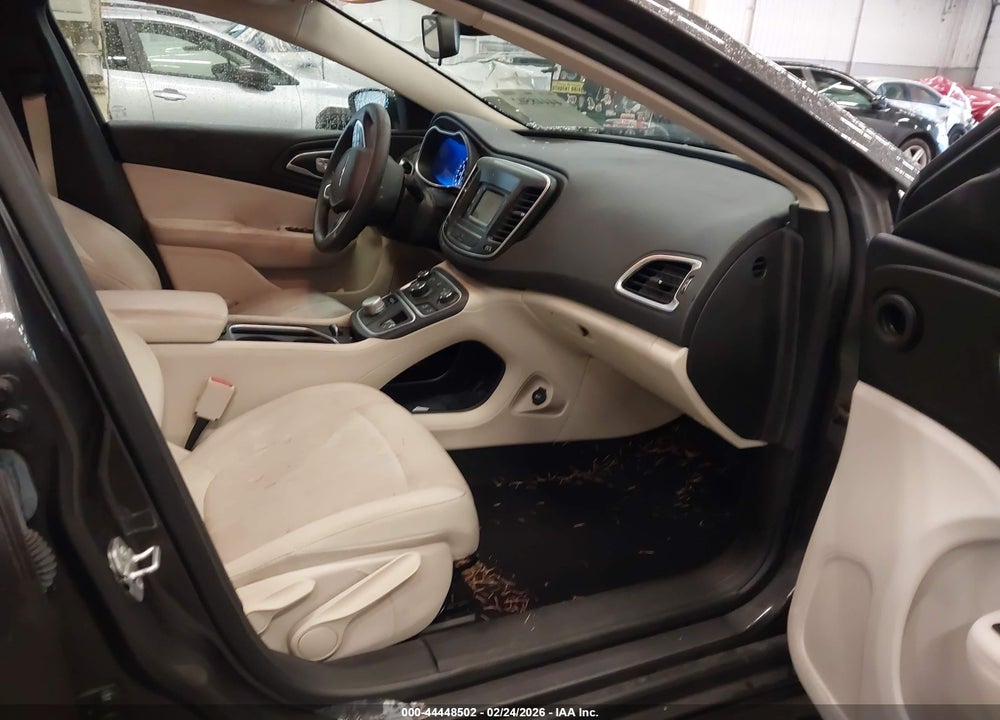 2016 CHRYSLER 200 LIMITED VIN: 1C3CCCAB3GN105641