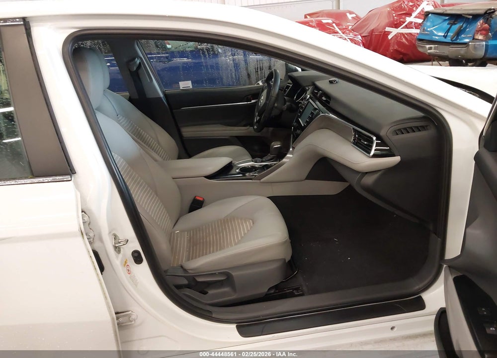 2018 TOYOTA CAMRY SE VIN: 4T1B11HK9JU645947