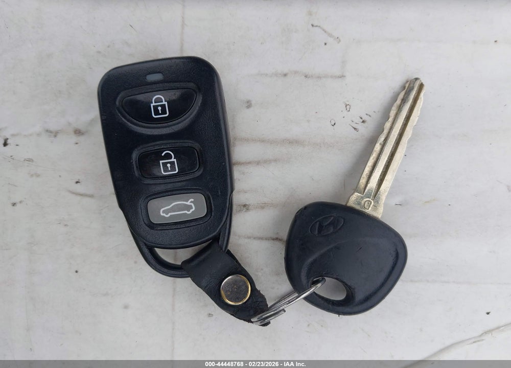 2008 HYUNDAI ELANTRA GLS/SE VIN: KMHDU46D88U539442