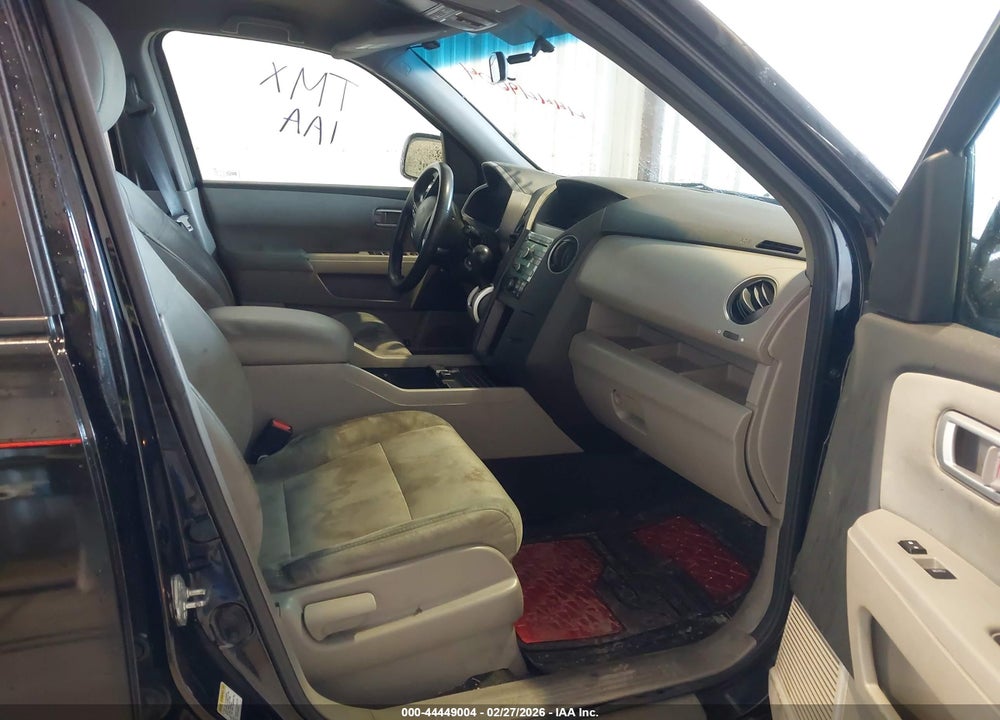 2011 HONDA PILOT LX VIN: 5FNYF4H2XBB015009