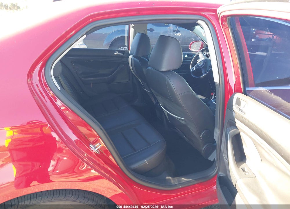 2010 VOLKSWAGEN JETTA SE VIN: 3VWRX7AJ1AM039033