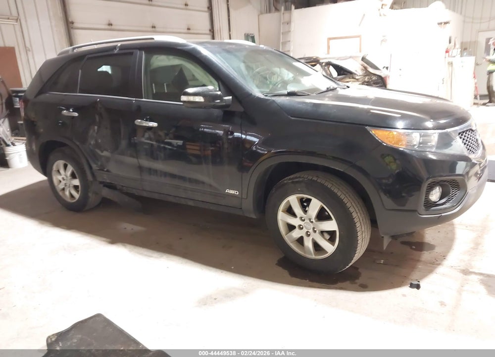 2013 KIA SORENTO LX VIN: 5XYKTCA6XDG401625
