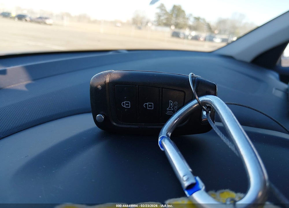2023 HYUNDAI VENUE SEL VIN: KMHRC8A38PU242121