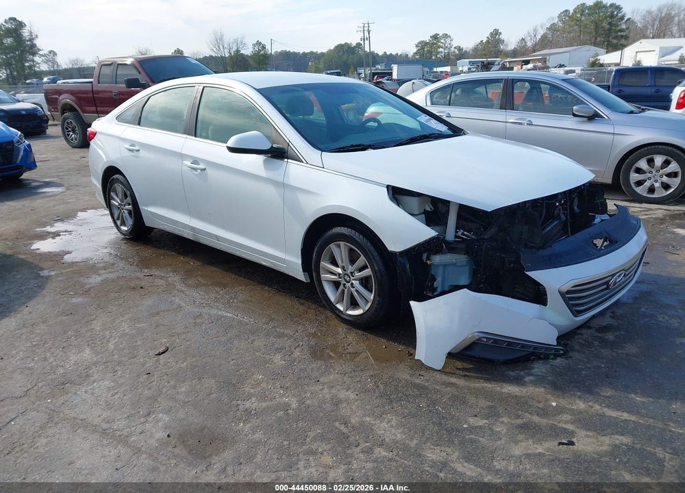 2015 HYUNDAI SONATA SE VIN: 5NPE24AF8FH233114