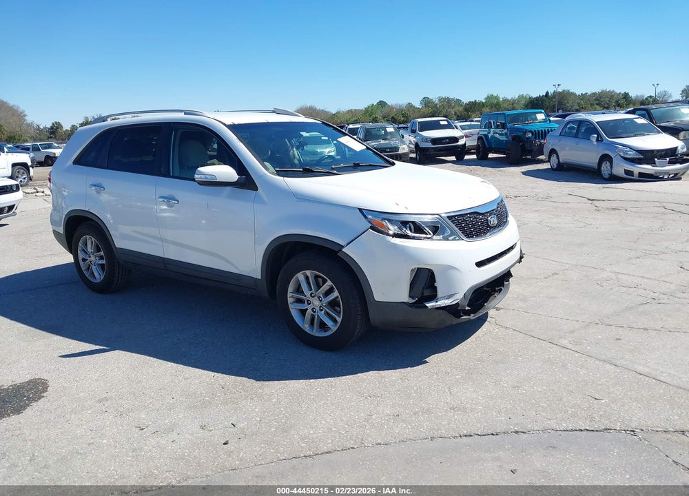 2015 KIA SORENTO LX VIN: 5XYKT3A67FG608279