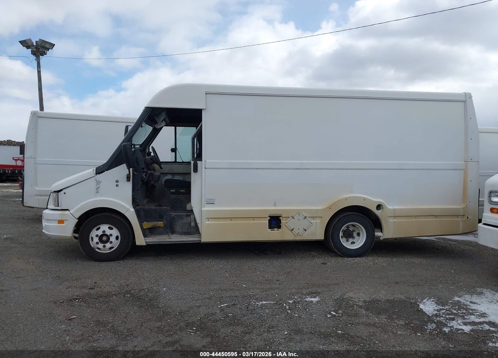 2013 ISUZU COMMERCIAL VAN VIN: JALB4T178D7W01632