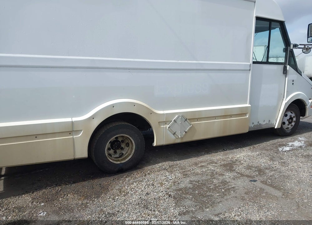 2013 ISUZU COMMERCIAL VAN VIN: JALB4T178D7W01632