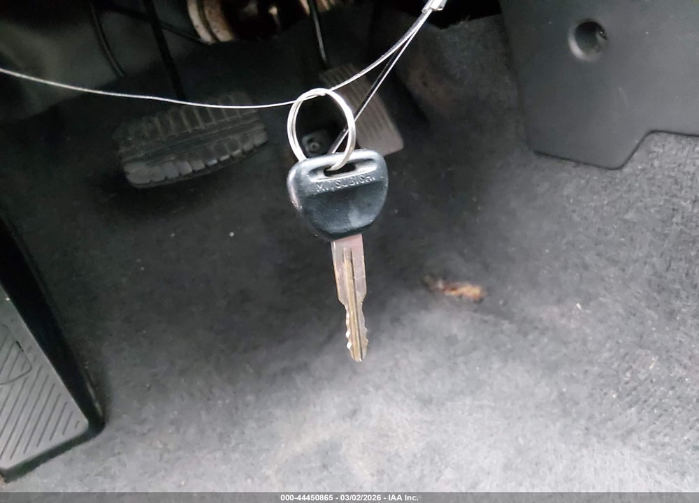 2001 MITSUBISHI MIRAGE ES VIN: JA3AY26C61U007053