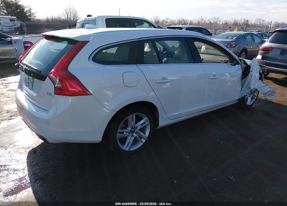 2015 VOLVO V60 T5 PREMIER PLUS VIN: YV140MEC9F1197355