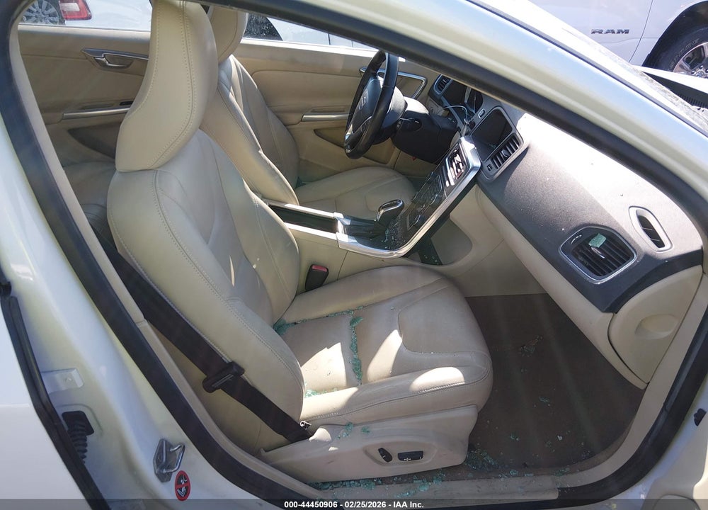 2015 VOLVO V60 T5 PREMIER PLUS VIN: YV140MEC9F1197355