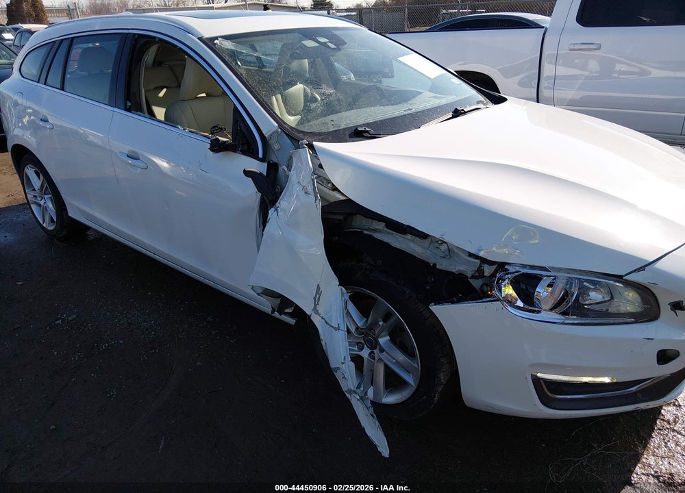 2015 VOLVO V60 T5 PREMIER PLUS VIN: YV140MEC9F1197355