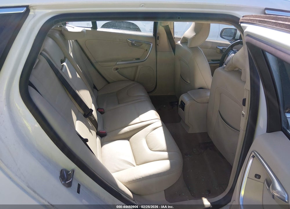2015 VOLVO V60 T5 PREMIER PLUS VIN: YV140MEC9F1197355