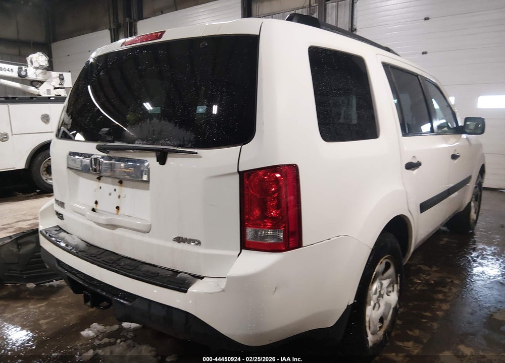 2014 HONDA PILOT LX VIN: 5FNYF4H21EB022192