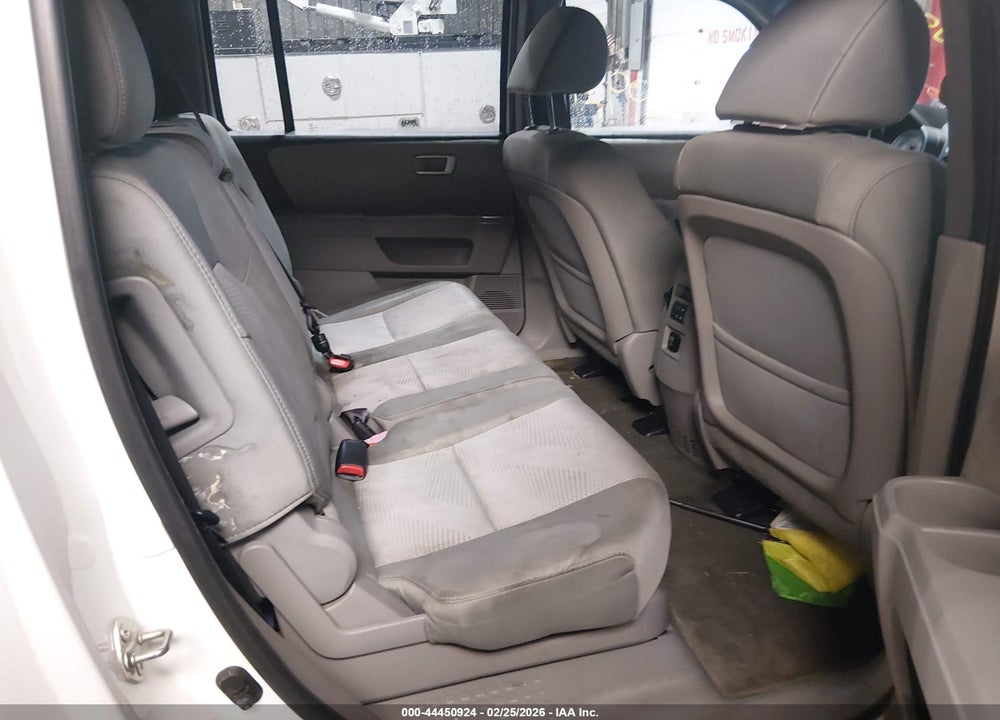 2014 HONDA PILOT LX VIN: 5FNYF4H21EB022192
