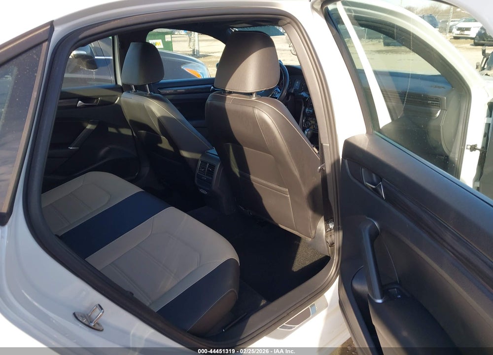 2021 VOLKSWAGEN PASSAT 2.0T R-LINE VIN: 1VWMA7A30MC006821