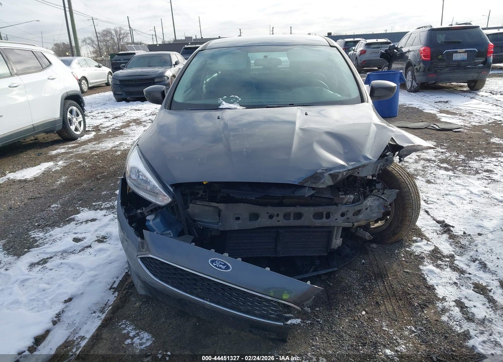 2018 FORD FOCUS SE VIN: 1FADP3F2XJL301940