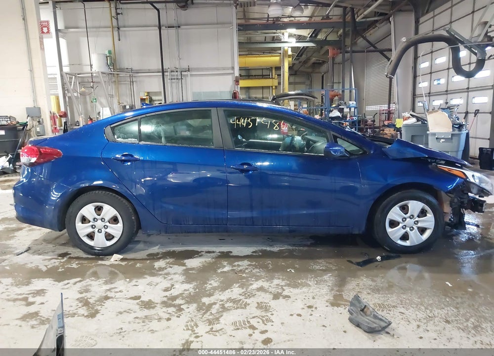 2018 KIA FORTE LX VIN: 3KPFK4A75JE189051