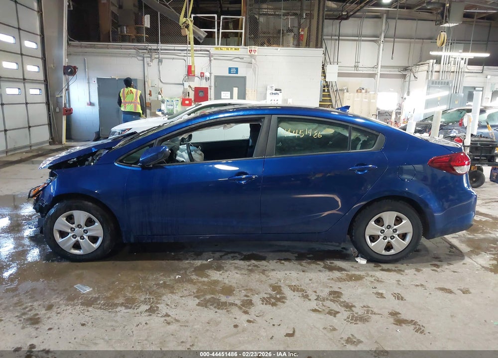2018 KIA FORTE LX VIN: 3KPFK4A75JE189051