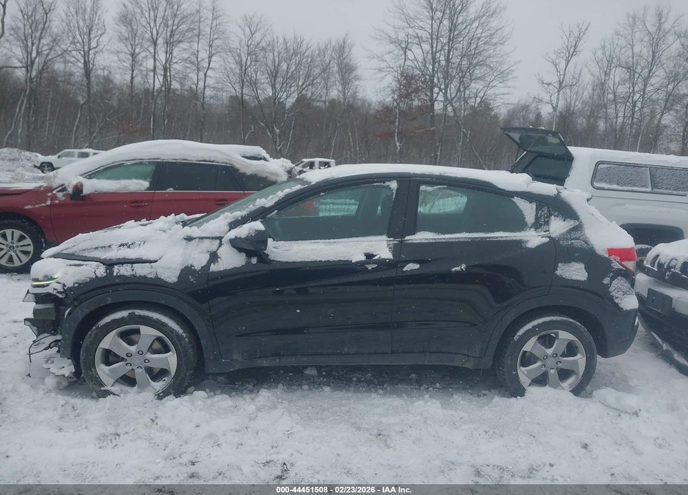 2020 HONDA HR-V AWD LX VIN: 3CZRU6H37LM737530