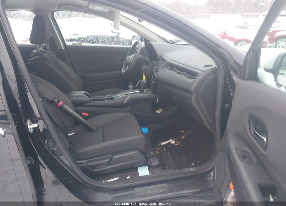 2020 HONDA HR-V AWD LX VIN: 3CZRU6H37LM737530