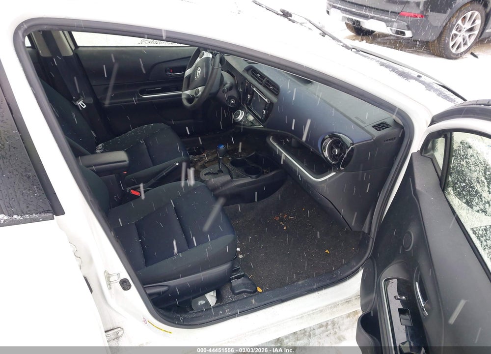 2015 TOYOTA PRIUS C TWO VIN: JTDKDTB38F1102039