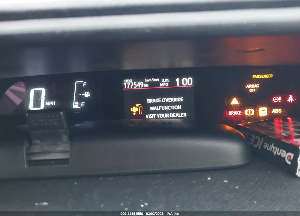 2015 TOYOTA PRIUS C TWO VIN: JTDKDTB38F1102039