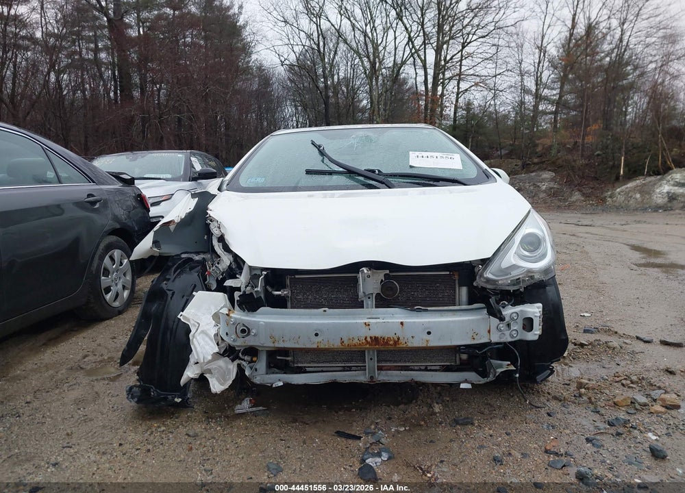 2015 TOYOTA PRIUS C TWO VIN: JTDKDTB38F1102039