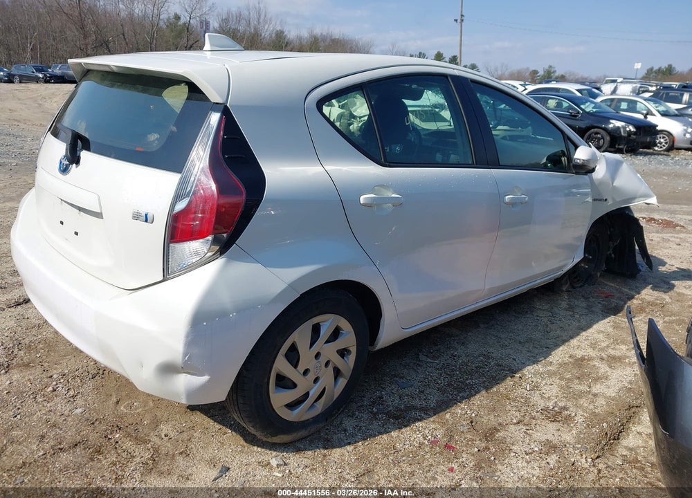 2015 TOYOTA PRIUS C TWO VIN: JTDKDTB38F1102039