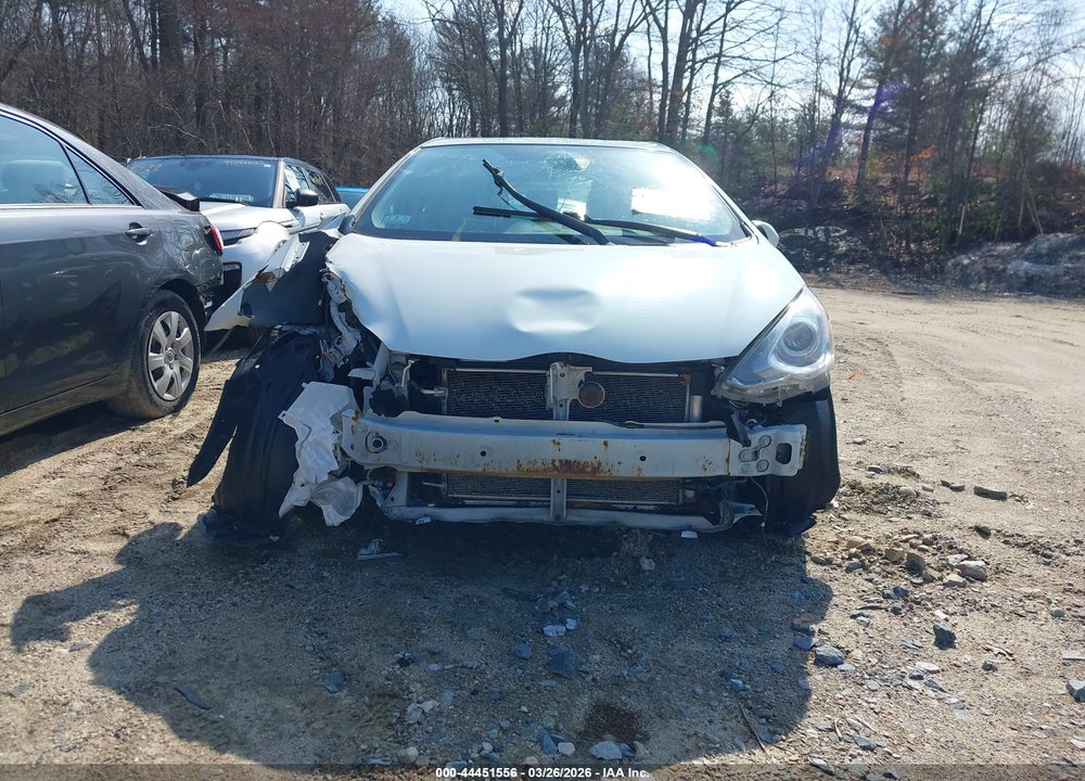 2015 TOYOTA PRIUS C TWO VIN: JTDKDTB38F1102039